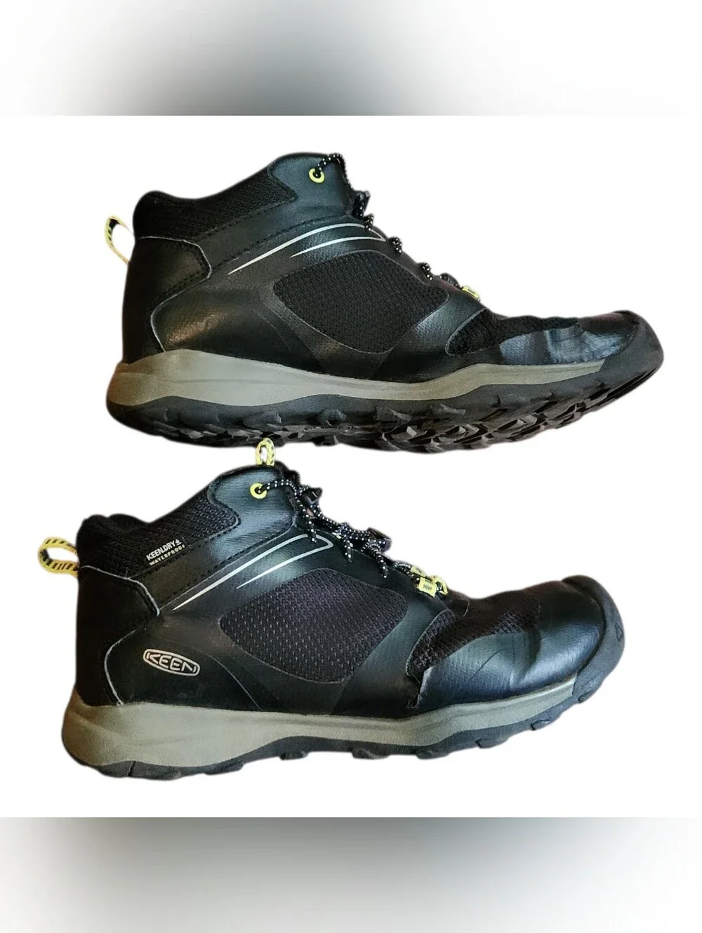 KEEN Kids' Wanduro Mid Waterproof Hiking Boots Unisex Size 6 Girls Boys Trail